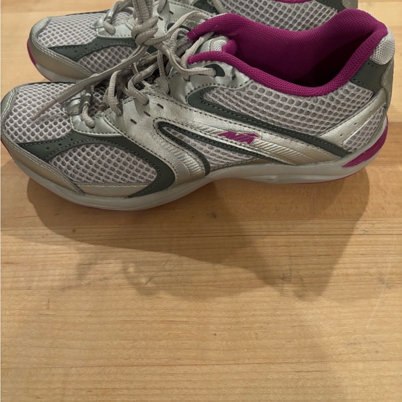 Avia walk women's toning sneaker size 8m. - Picture 4 of 6